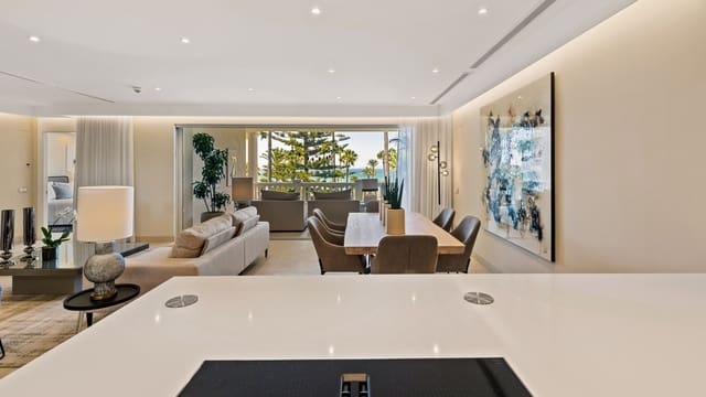 3 Zimmer Apartment zu verkaufen in Estepona mit Pool Garage - 3.800.000 € (Ref: 9828827)