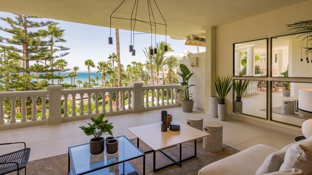 3 Zimmer Apartment zu verkaufen in Estepona mit Pool Garage - 3.800.000 € (Ref: 9828827)