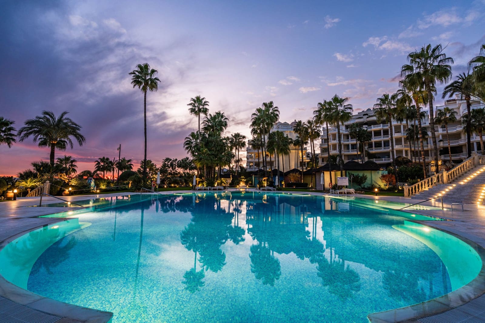 3 slaapkamer Appartement te koop in Estepona met zwembad garage - € 3.800.000 (Ref: 9828827)