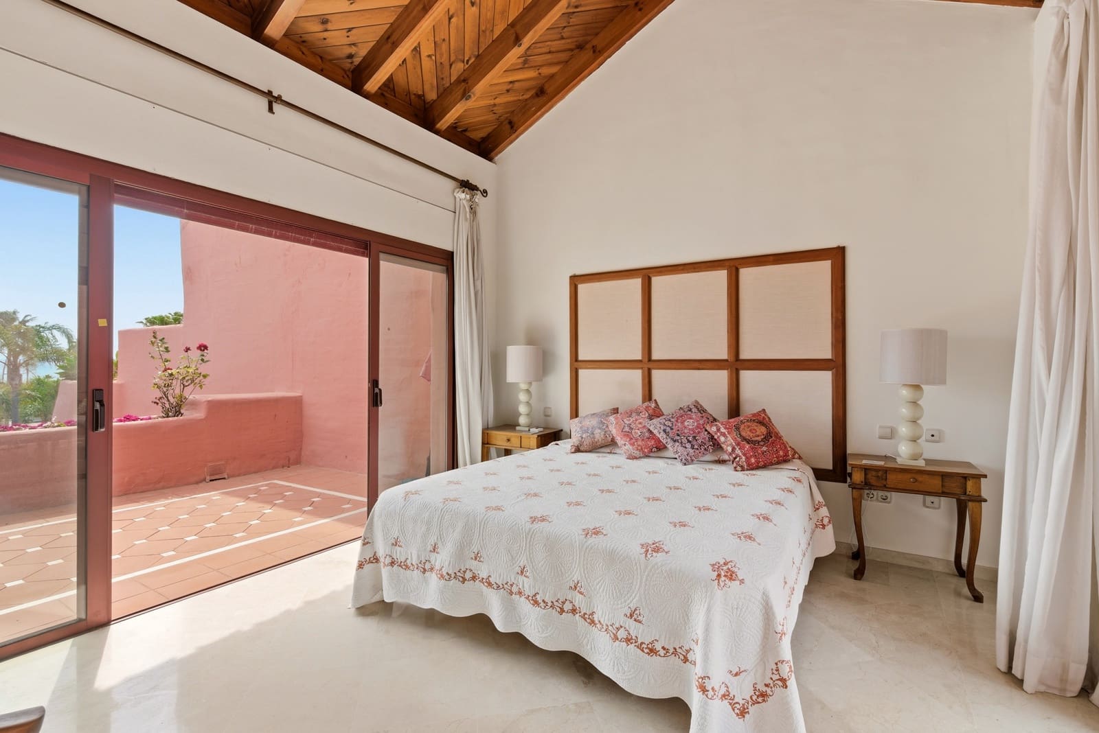 3 soverom Penthouse til salgs i Estepona med svømmebasseng garasje - € 1 499 999 (Ref: 9842721)