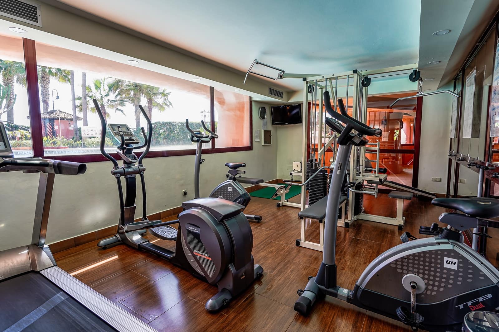 3 soverom Penthouse til salgs i Estepona med svømmebasseng garasje - € 1 499 999 (Ref: 9842721)