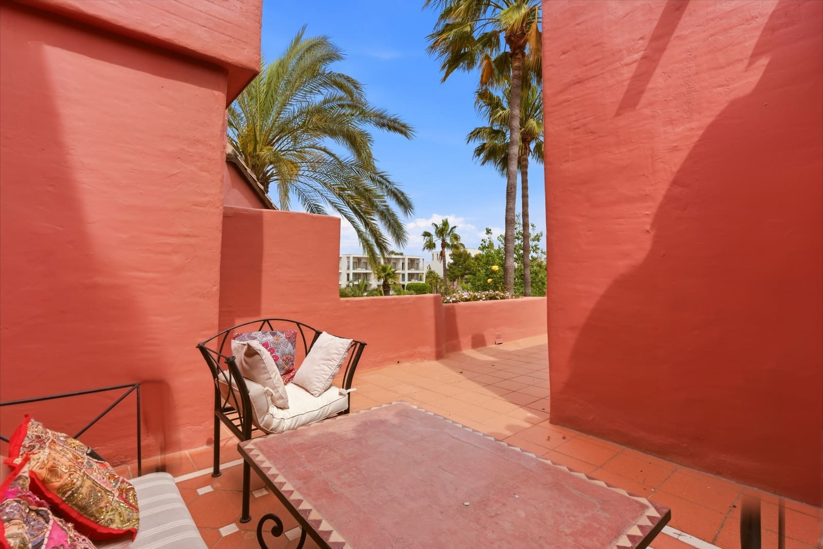 3 soverom Penthouse til salgs i Estepona med svømmebasseng garasje - € 1 499 999 (Ref: 9842721)