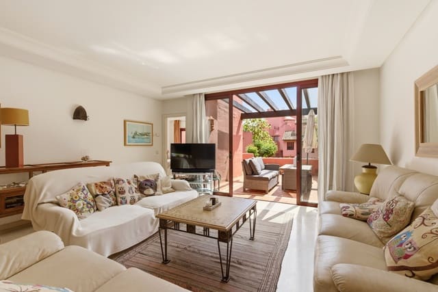 3 soverom Penthouse til salgs i Estepona med svømmebasseng garasje - € 1 499 999 (Ref: 9842721)