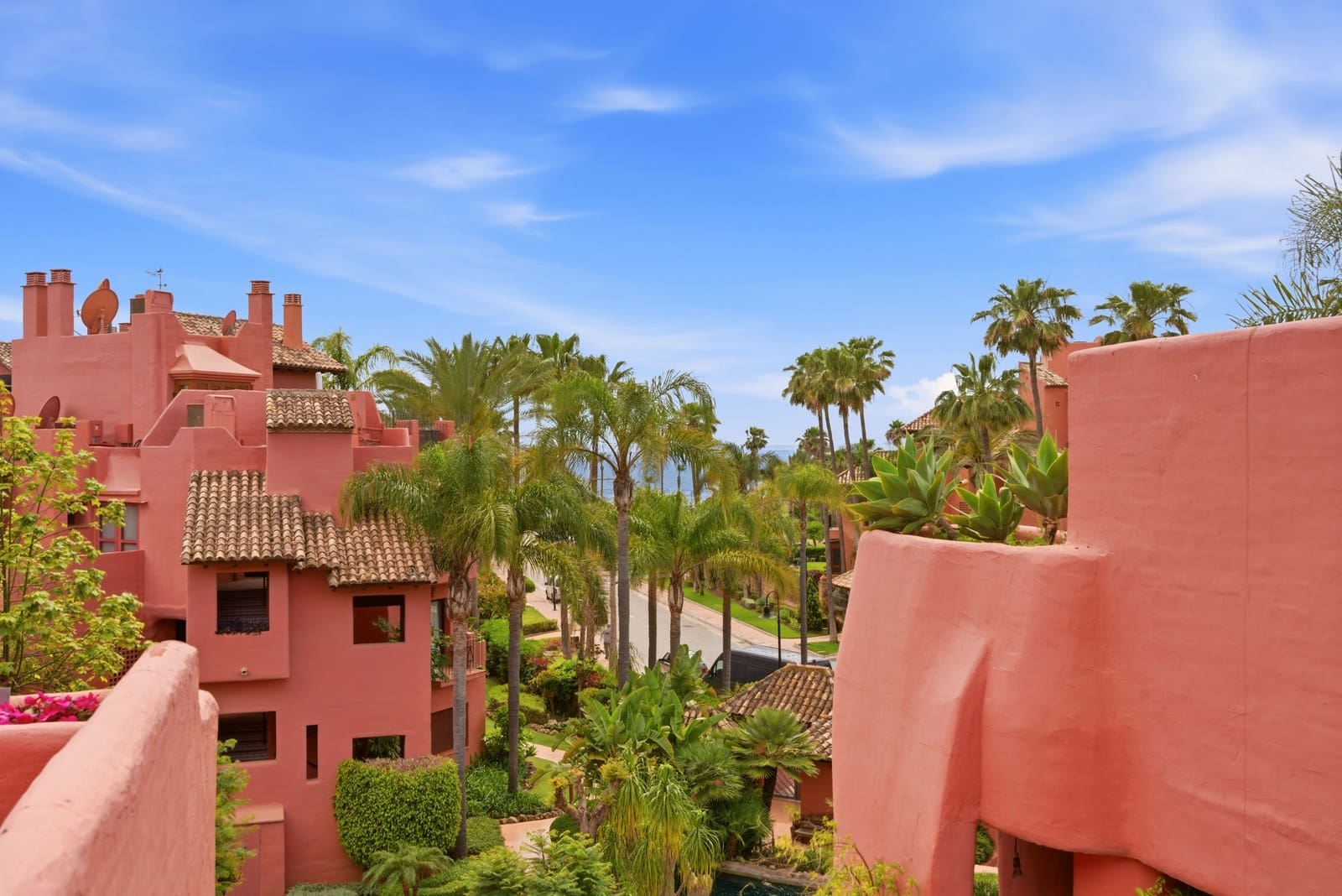 3 soverom Penthouse til salgs i Estepona med svømmebasseng garasje - € 1 499 999 (Ref: 9842721)