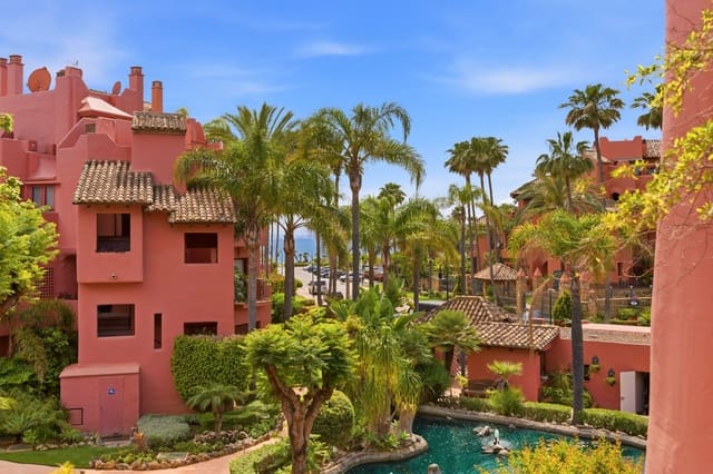 3 slaapkamer Penthouse te koop in Estepona met zwembad garage - € 1.499.999 (Ref: 9842721)