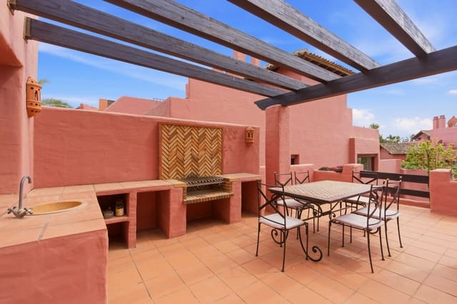 3 slaapkamer Penthouse te koop in Estepona met zwembad garage - € 1.499.999 (Ref: 9842721)