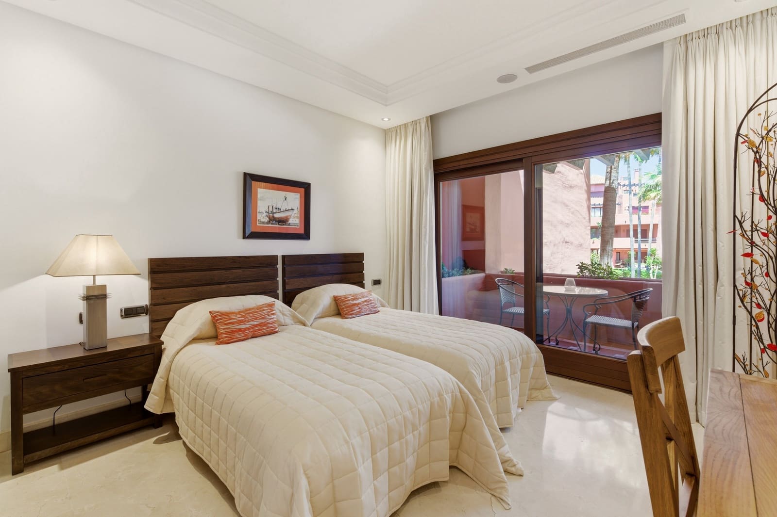 2 bedroom Apartment for sale in Guadalmansa with pool garage - € 1,325,000 (Ref: 9845237)