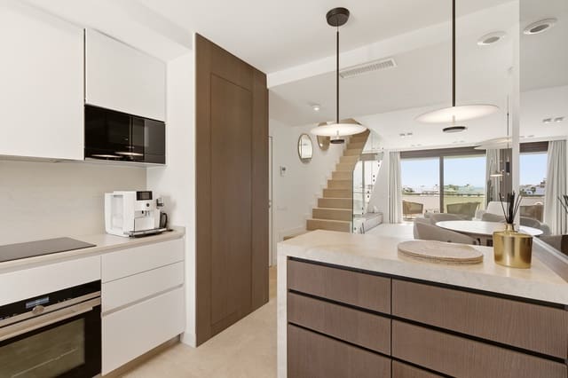 3 soverom Penthouse til salgs i Estepona med svømmebasseng garasje - € 1 395 000 (Ref: 9859675)