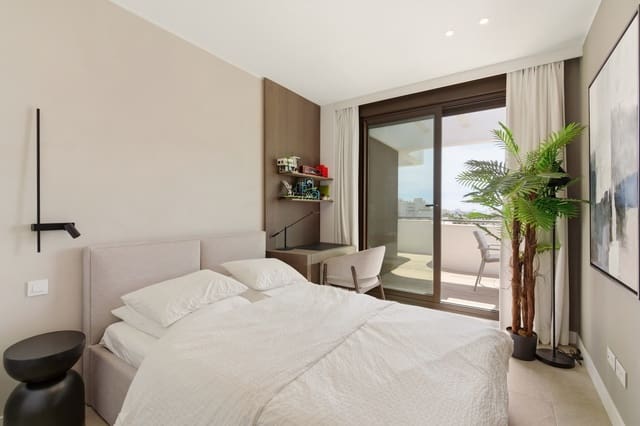 3 quarto Penthouse para venda em Estepona com piscina garagem - 1 395 000 € (Ref: 9859675)