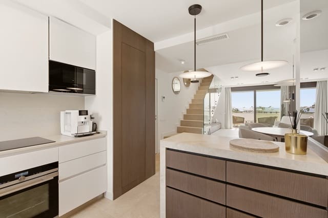 3 quarto Penthouse para venda em Estepona com piscina garagem - 1 395 000 € (Ref: 9859675)