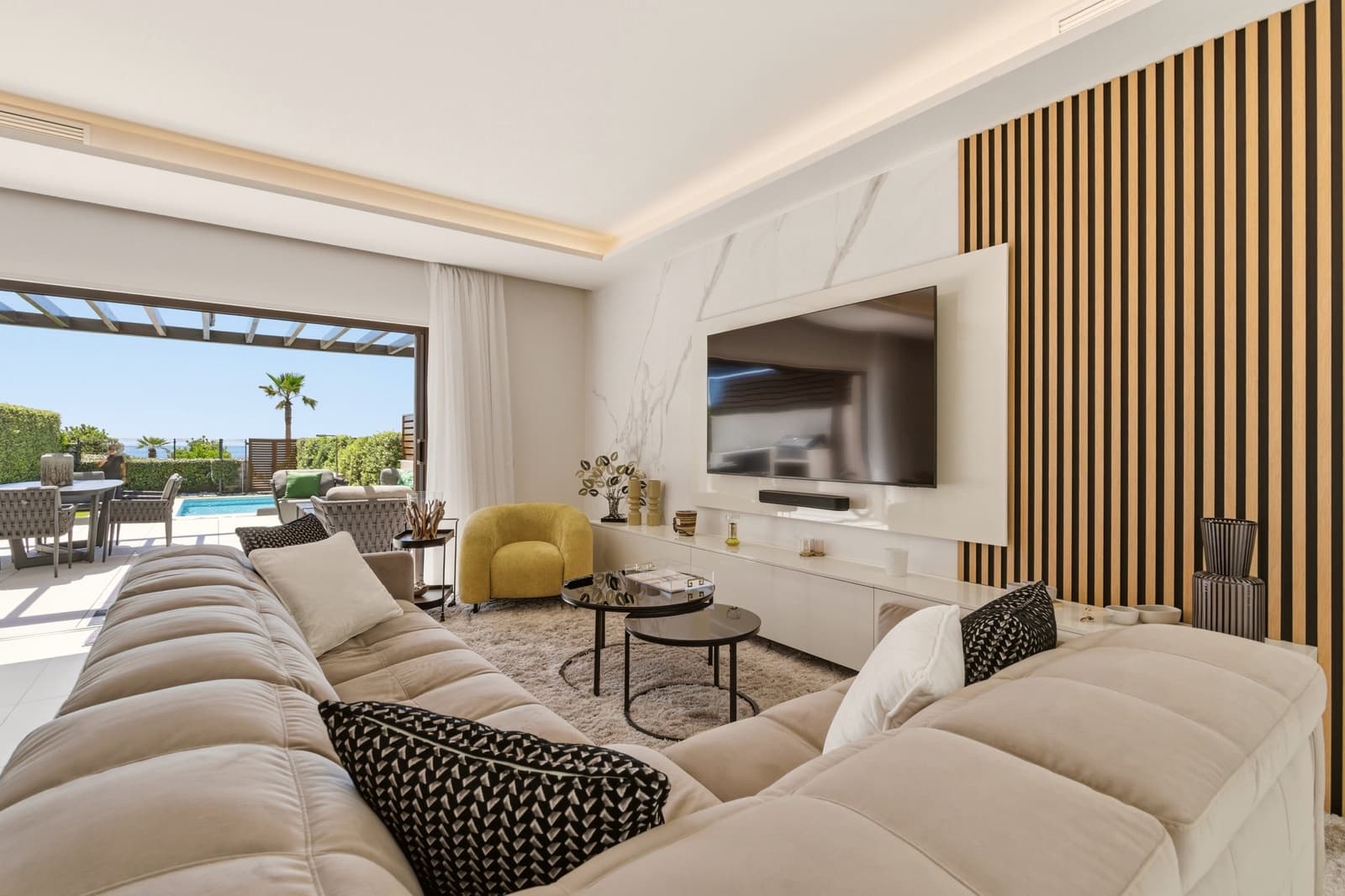 4 soverom Hus til salgs i Estepona med svømmebasseng garasje - € 3 400 000 (Ref: 9866778)