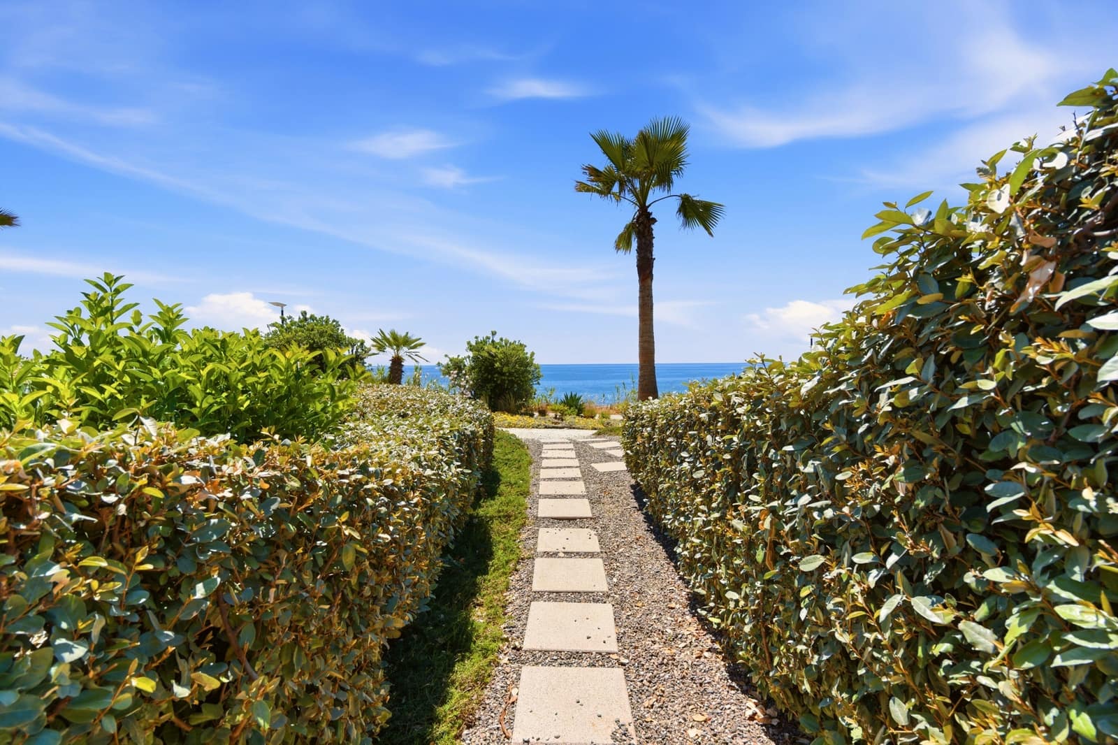 4 soverom Hus til salgs i Estepona med svømmebasseng garasje - € 3 400 000 (Ref: 9866778)