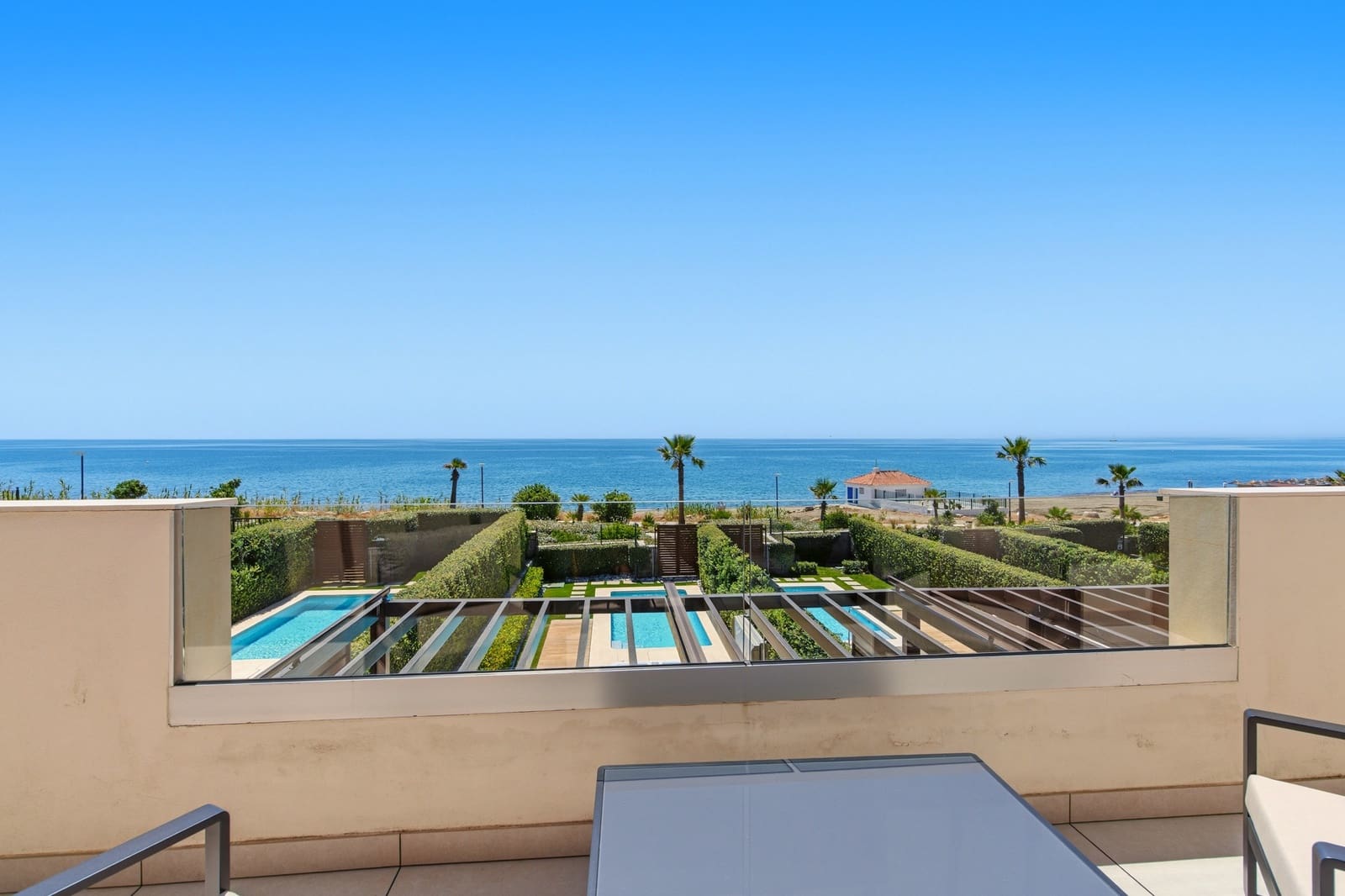 4 soverom Hus til salgs i Estepona med svømmebasseng garasje - € 3 400 000 (Ref: 9866778)