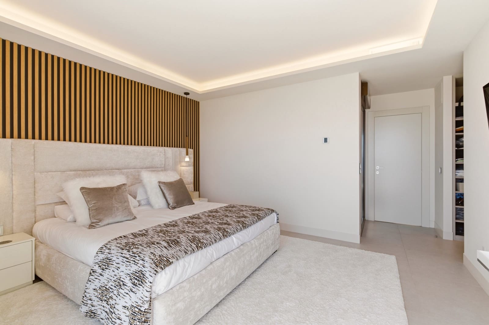 4 soverom Hus til salgs i Estepona med svømmebasseng garasje - € 3 400 000 (Ref: 9866778)