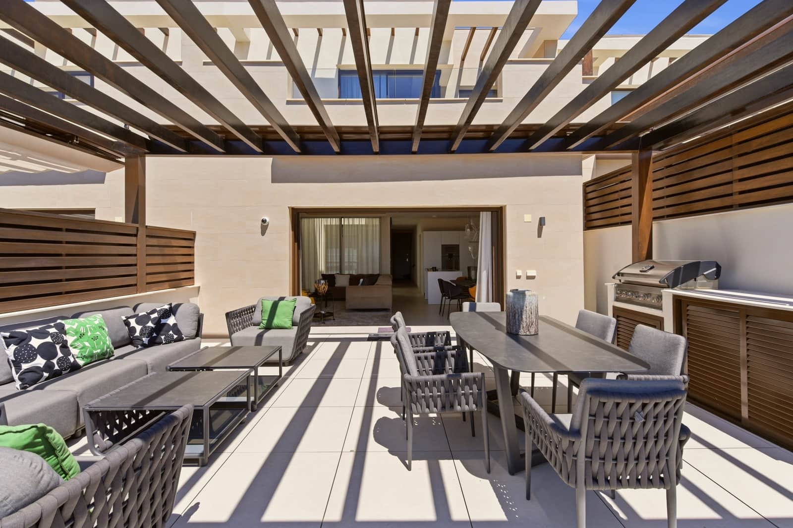 4 soverom Hus til salgs i Estepona med svømmebasseng garasje - € 3 400 000 (Ref: 9866778)