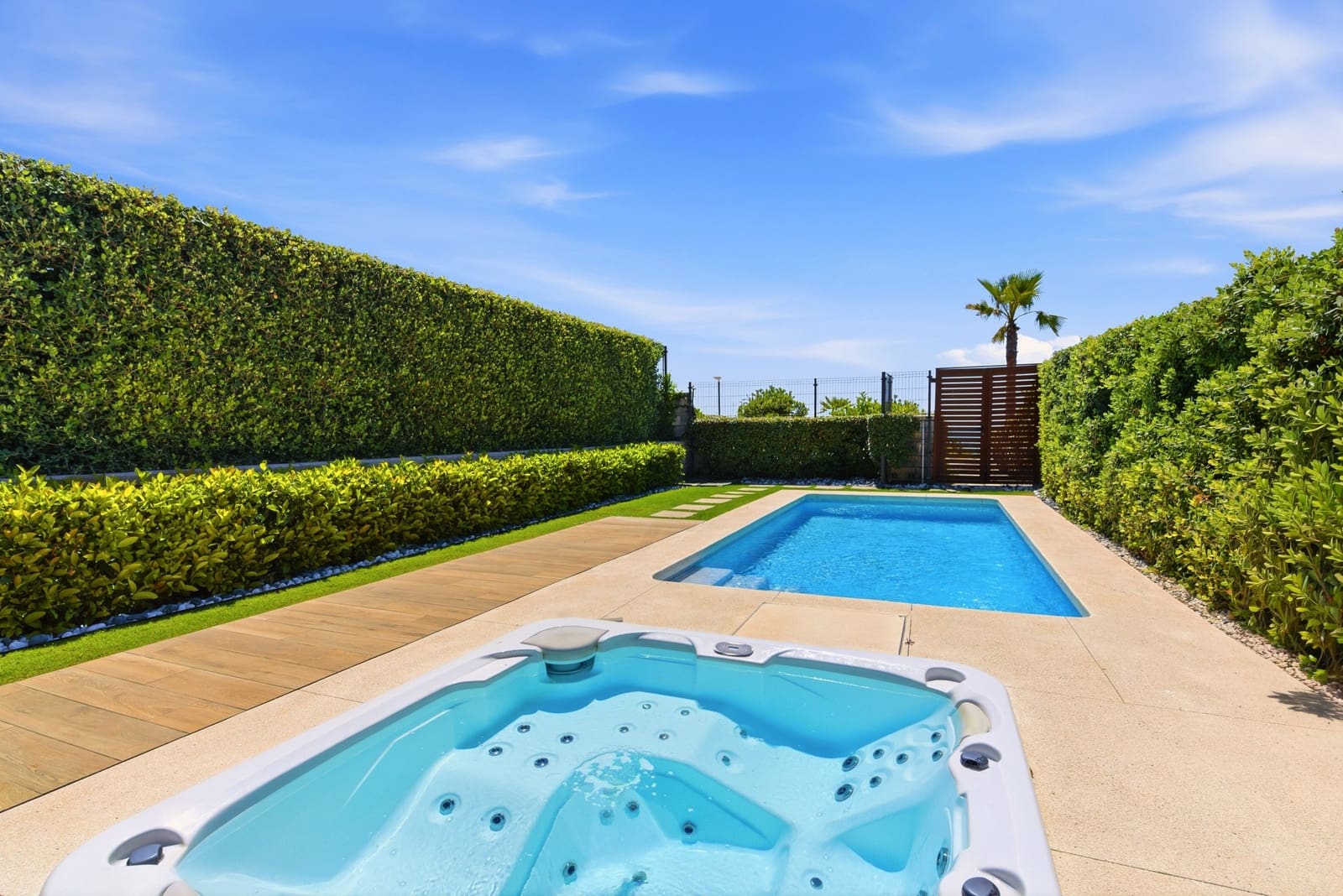 4 soverom Hus til salgs i Estepona med svømmebasseng garasje - € 3 400 000 (Ref: 9866778)