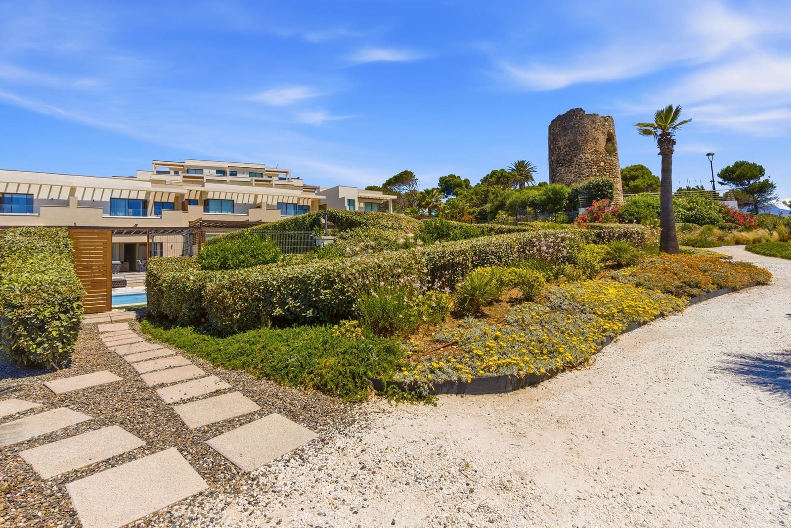 4 soverom Hus til salgs i Estepona med svømmebasseng garasje - € 3 400 000 (Ref: 9866778)