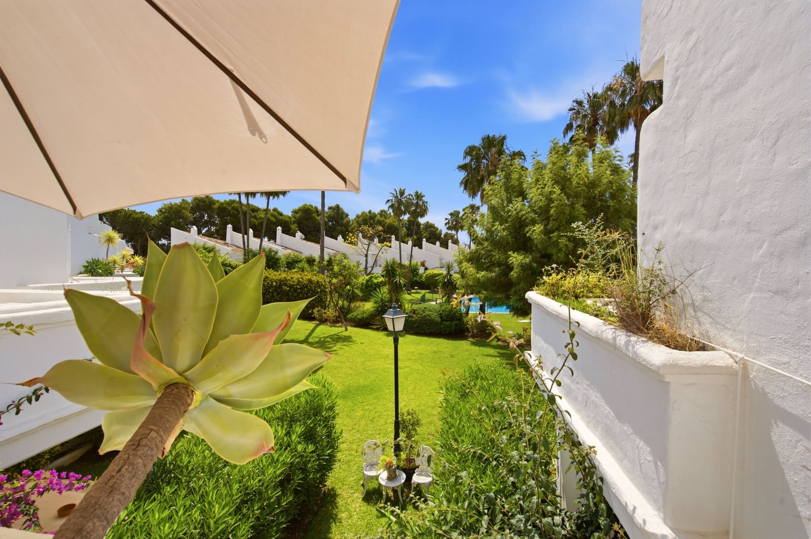 3 quarto Casa em Banda para venda em Estepona com piscina garagem - 550 000 € (Ref: 9924271)