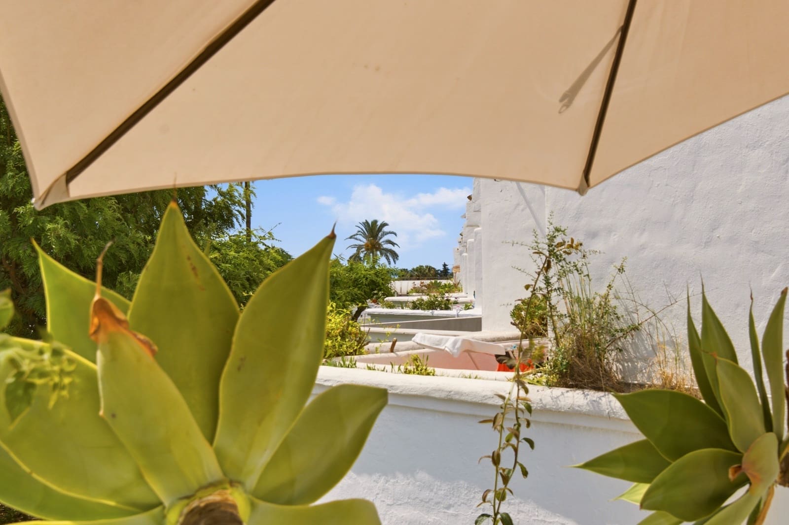 3 quarto Casa em Banda para venda em Estepona com piscina garagem - 550 000 € (Ref: 9924271)