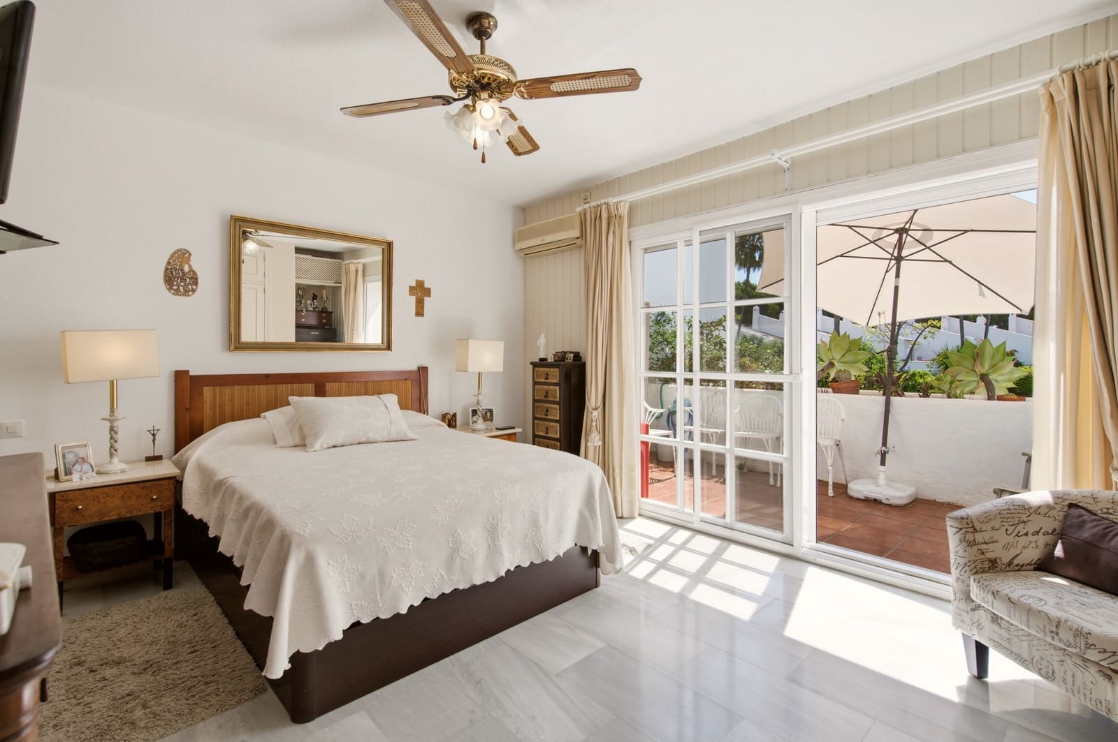 3 quarto Casa em Banda para venda em Estepona com piscina garagem - 550 000 € (Ref: 9924271)