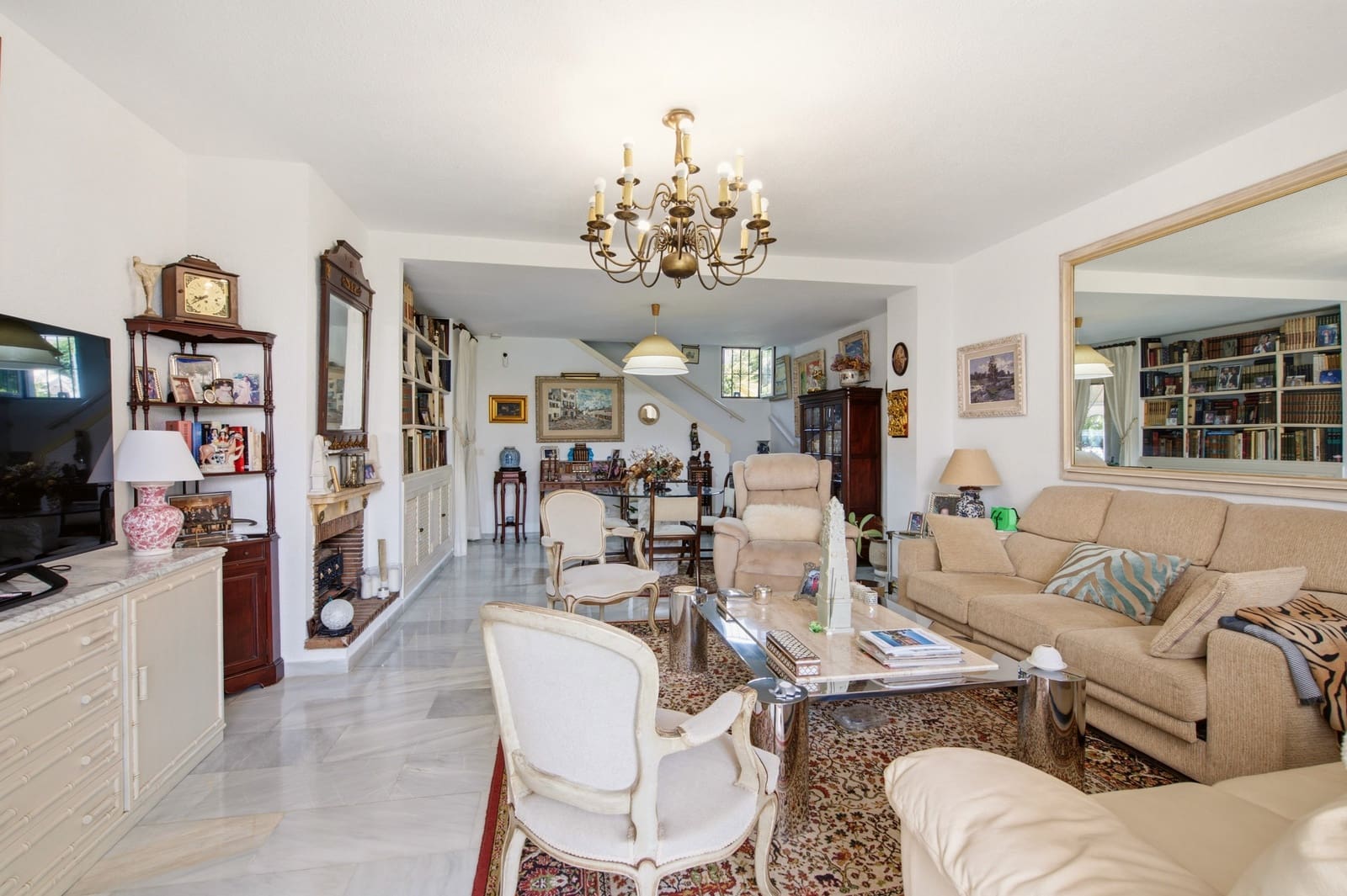 3 quarto Casa em Banda para venda em Estepona com piscina garagem - 550 000 € (Ref: 9924271)