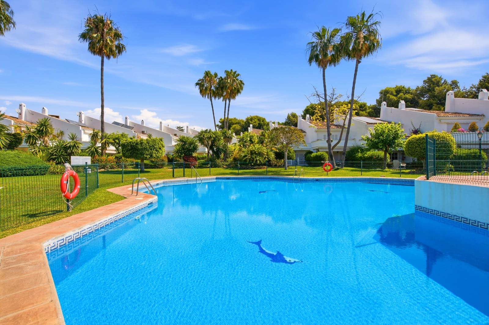 3 quarto Casa em Banda para venda em Estepona com piscina garagem - 550 000 € (Ref: 9924271)