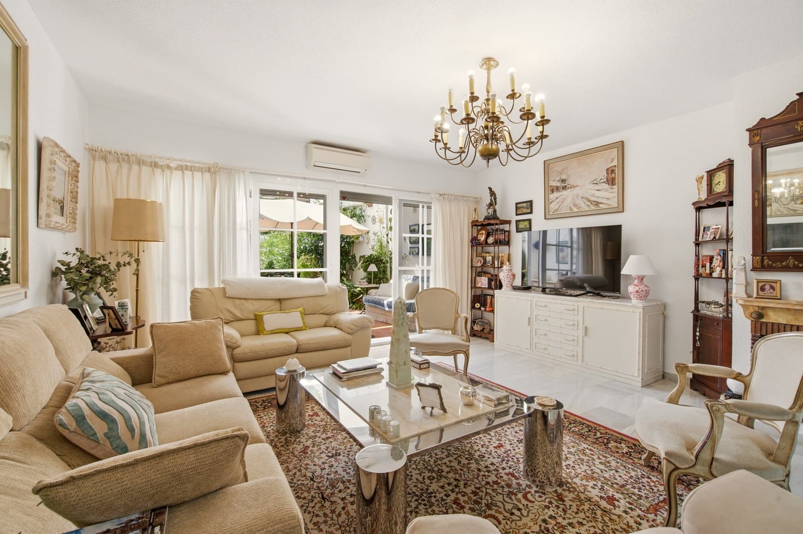 3 quarto Casa em Banda para venda em Estepona com piscina garagem - 550 000 € (Ref: 9924271)