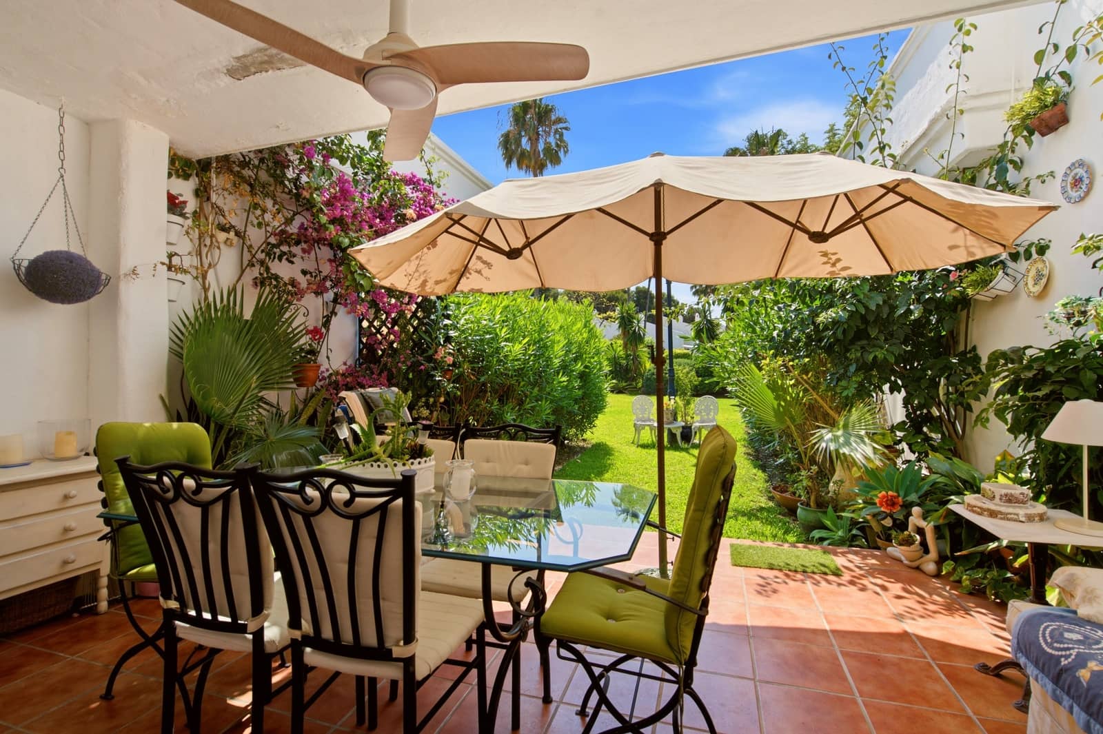 3 quarto Casa em Banda para venda em Estepona com piscina garagem - 550 000 € (Ref: 9924271)