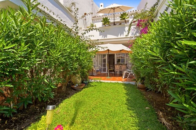 3 soveværelse Byhus til salg i Estepona med swimmingpool garage - € 550.000 (Ref: 9924271)