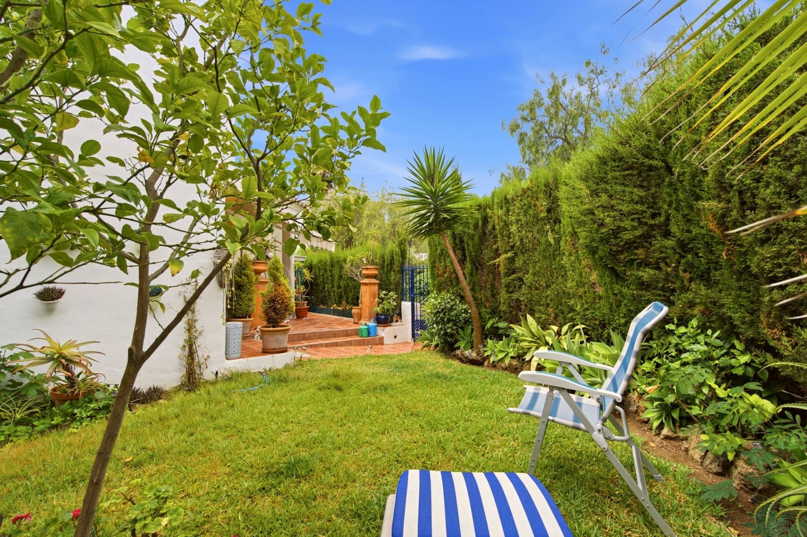 3 quarto Casa em Banda para venda em Estepona com piscina garagem - 550 000 € (Ref: 9924271)