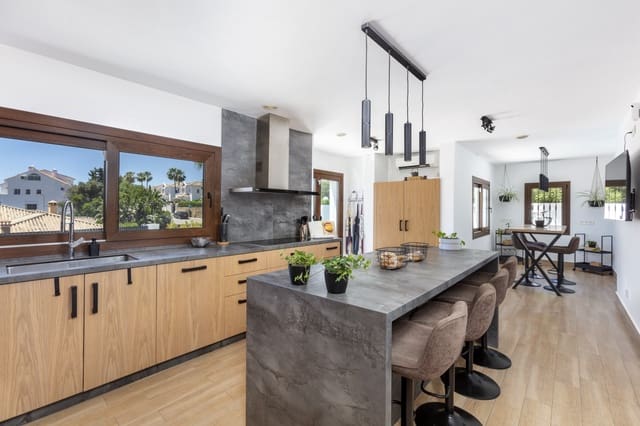 6 Zimmer Villa zu verkaufen in Atalaya-Isdabe, Estepona mit Pool Garage - 2.390.000 € (Ref: 9928993)