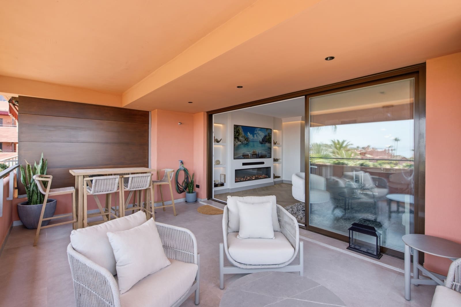 3 bedroom Penthouse for sale in Estepona with pool garage - € 1,290,000 (Ref: 9952300)