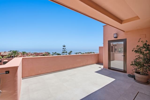 3 bedroom Penthouse for sale in Guadalmansa, Estepona with pool garage - € 1,290,000 (Ref: 9952300)