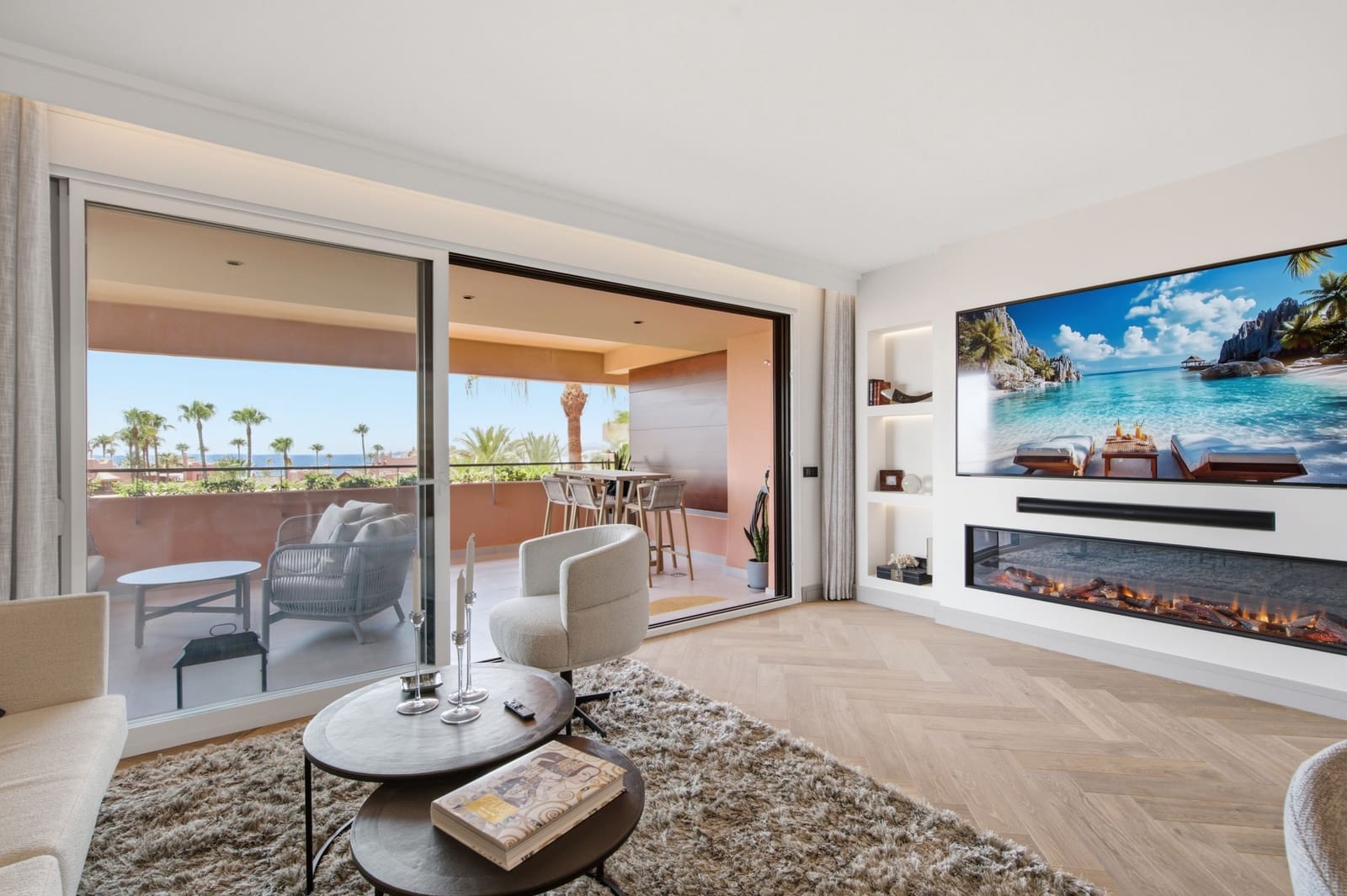 3 bedroom Penthouse for sale in Estepona with pool garage - € 1,290,000 (Ref: 9952300)
