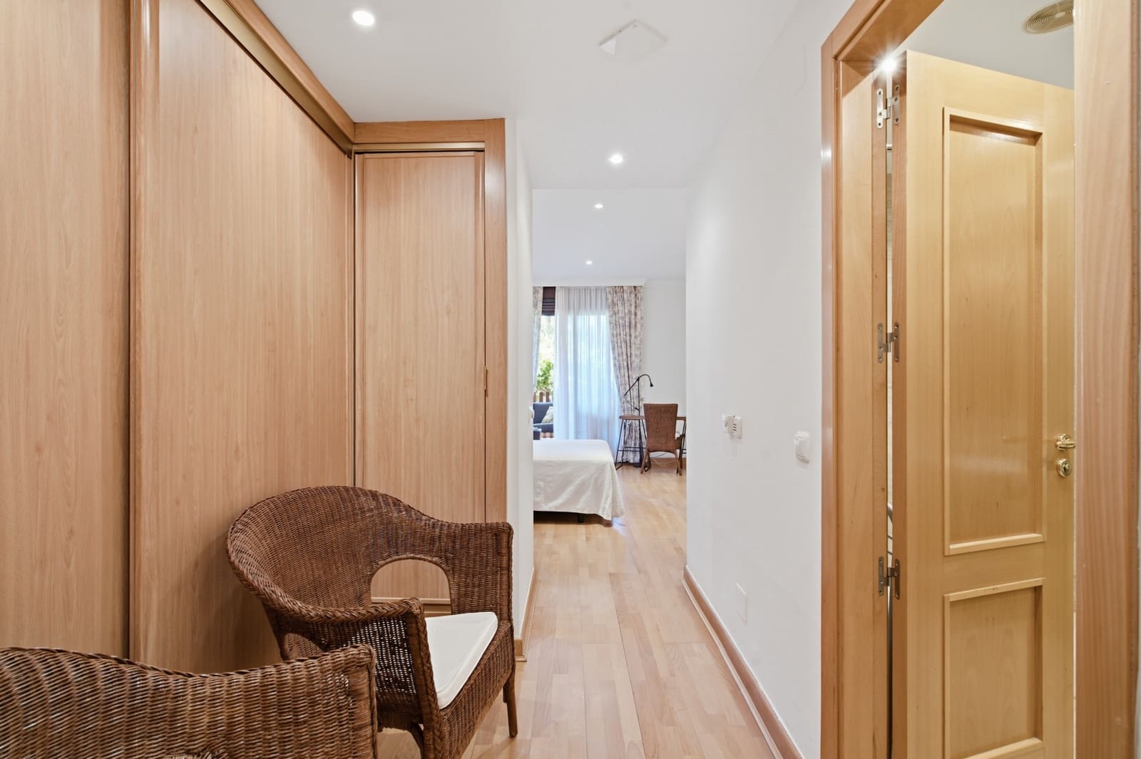 Apartamento de 4 habitaciones en Estepona en venta con piscina garaje - 896.000 € (Ref: 9962612)