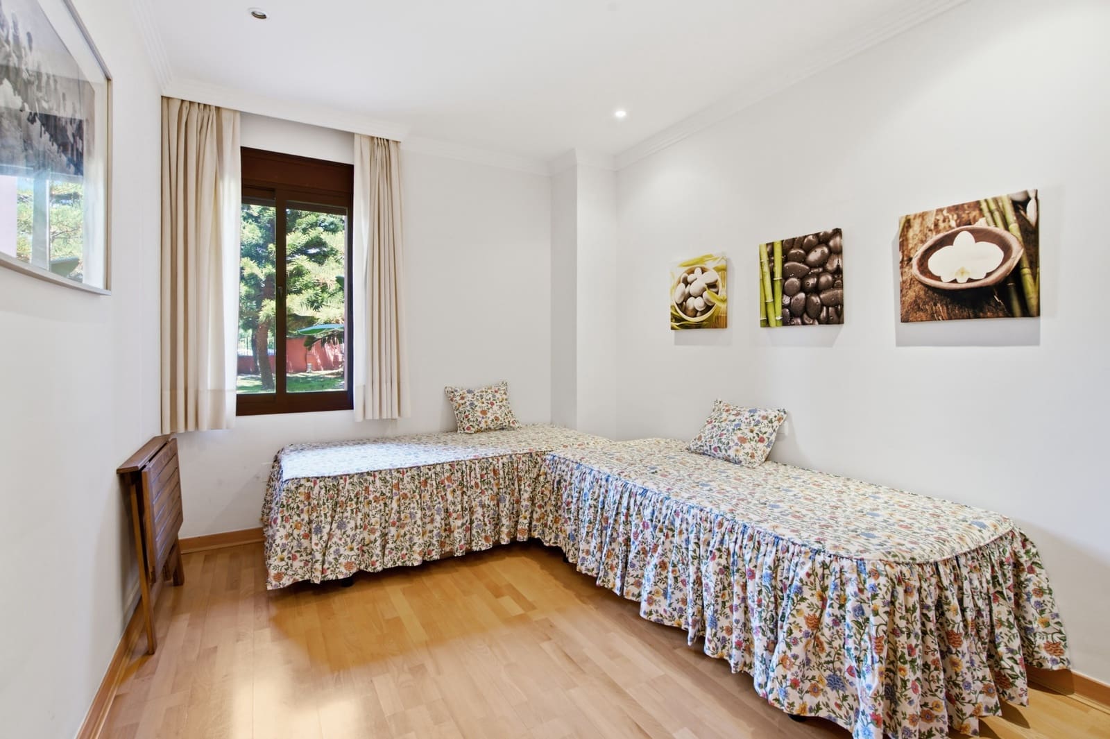 Apartamento de 4 habitaciones en Estepona en venta con piscina garaje - 896.000 € (Ref: 9962612)