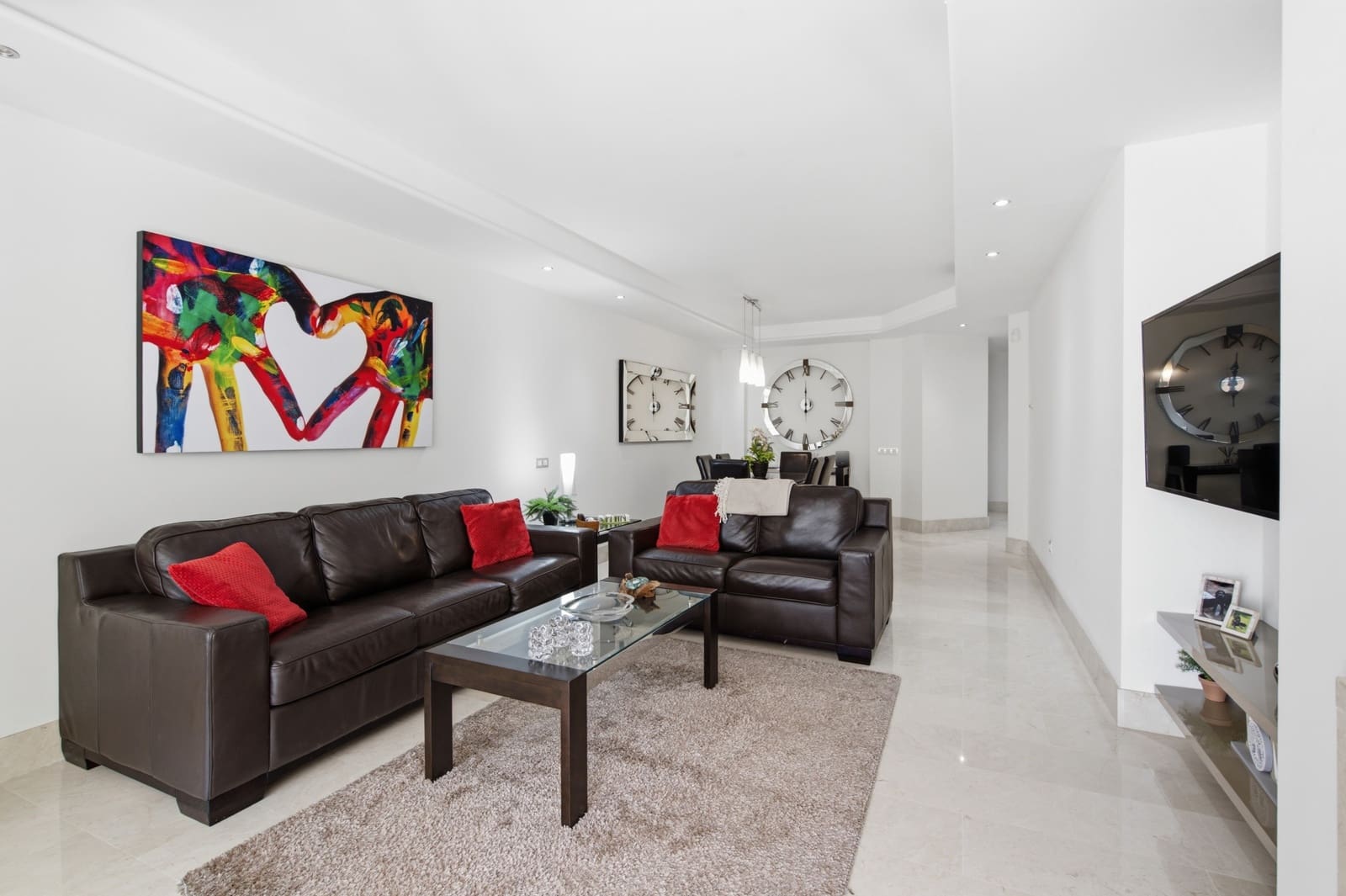 2 soverom Leilighet til salgs i Estepona med svømmebasseng garasje - € 1 295 000 (Ref: 9993915)