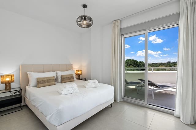 Ático de 3 habitaciones en Cancelada, Estepona en venta con piscina garaje - 540.000 € (Ref: 9998420)