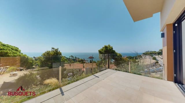 3 sypialnia Dom blizniak na sprzedaż w Tossa de Mar z basenem garażem - 1 250 000 € (Ref: 9823523)