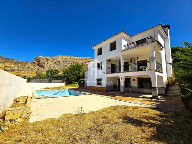 5 soveværelse Villa til salg i Loja med swimmingpool garage - € 240.000 (Ref: 9152550)