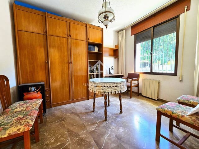 5 soveværelse Villa til salg i Loja med swimmingpool garage - € 240.000 (Ref: 9152550)