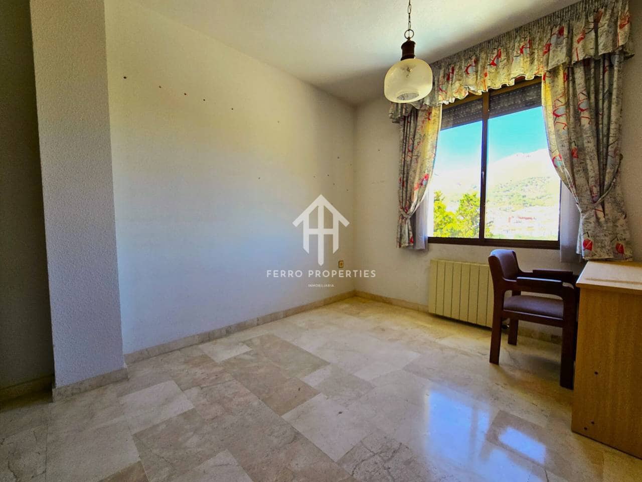 5 quarto Moradia para venda em Loja com piscina garagem - 240 000 € (Ref: 9152550)