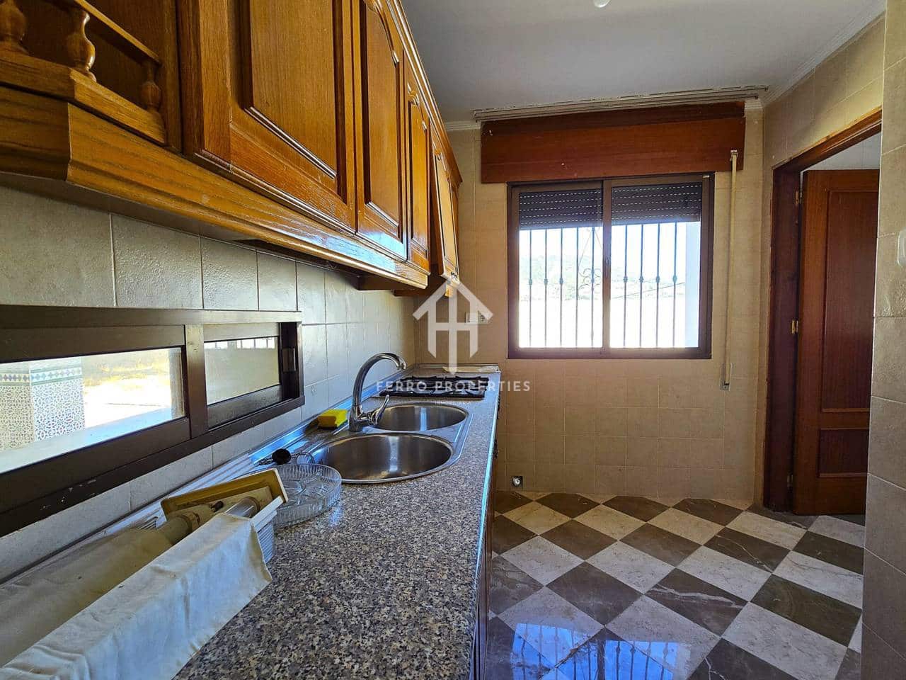 5 quarto Moradia para venda em Loja com piscina garagem - 240 000 € (Ref: 9152550)