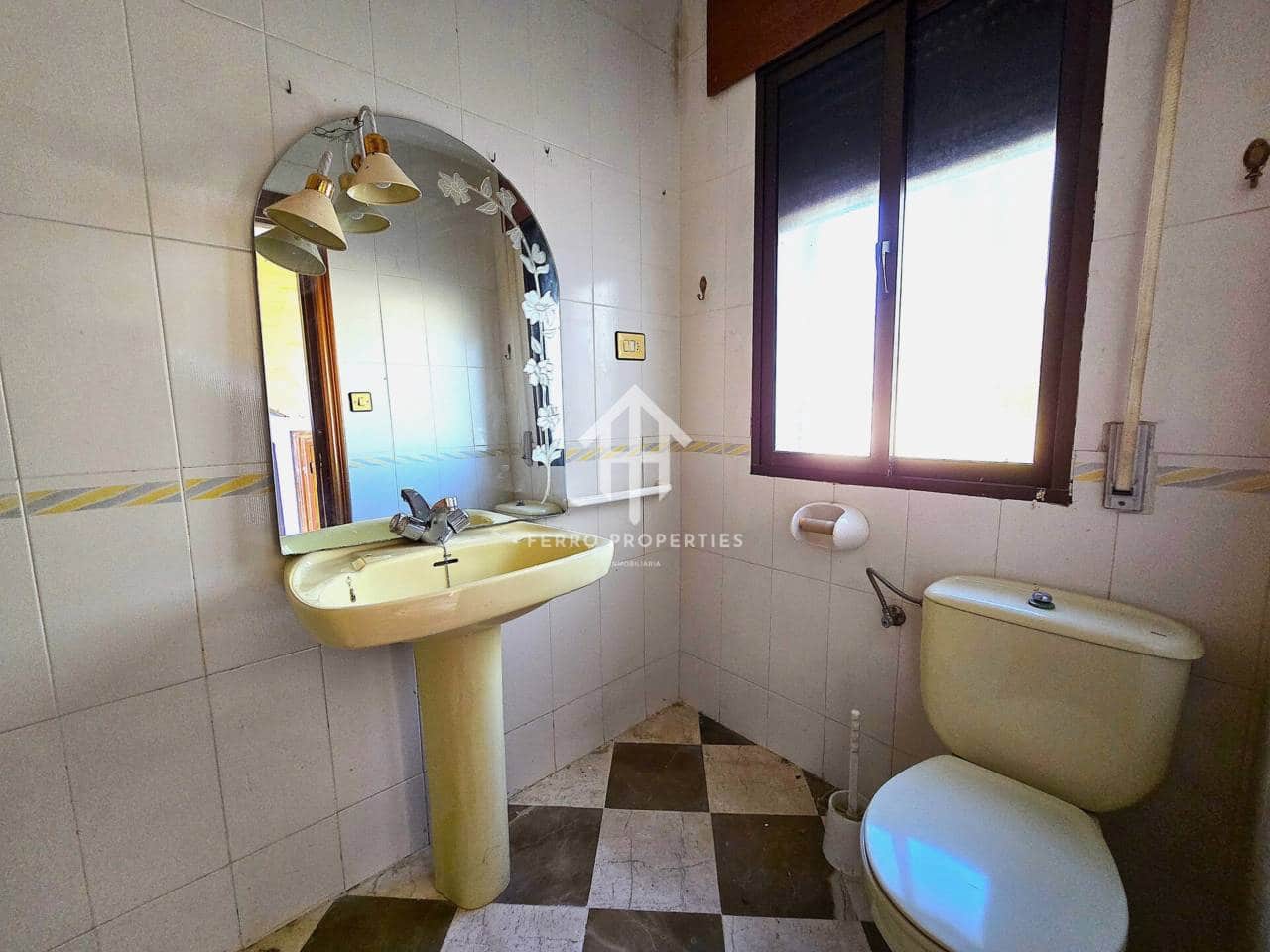 5 quarto Moradia para venda em Loja com piscina garagem - 240 000 € (Ref: 9152550)