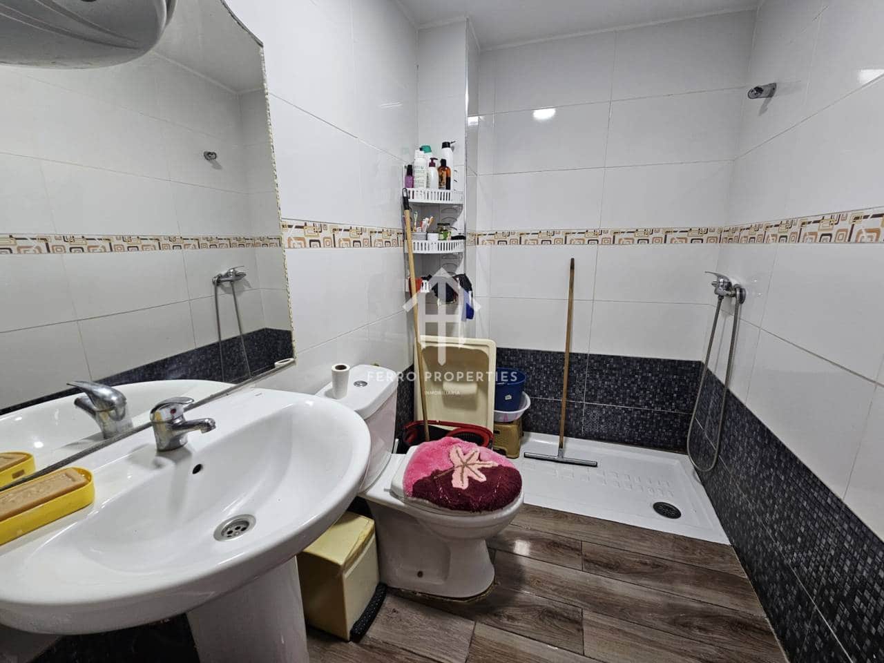 2 soverom Leilighet til salgs i Loja med garasje - € 55 000 (Ref: 9152566)