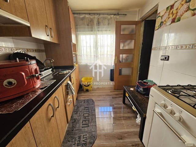 2 soverom Leilighet til salgs i Loja med garasje - € 55 000 (Ref: 9152566)