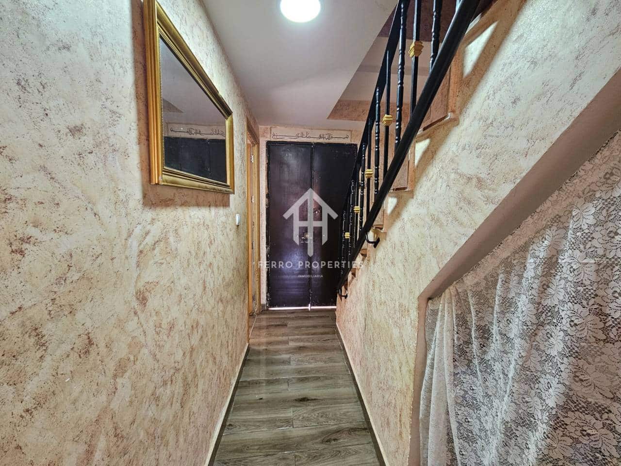 2 soverom Leilighet til salgs i Loja med garasje - € 55 000 (Ref: 9152566)