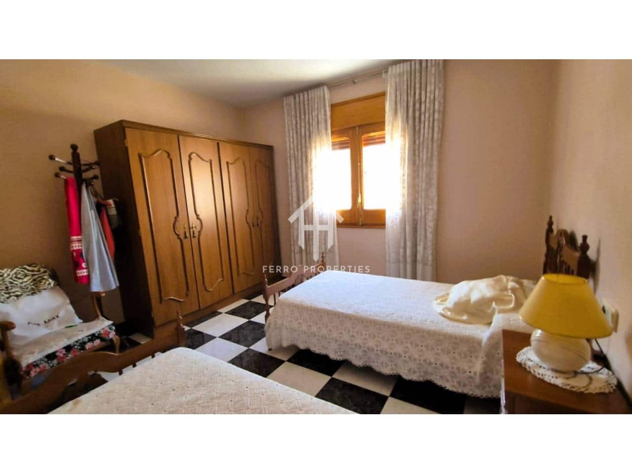 5 bedroom Apartment for sale in Algarinejo with garage - € 129,900 (Ref: 9152573)