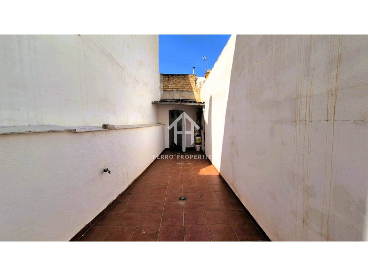 5 bedroom Apartment for sale in Algarinejo with garage - € 129,900 (Ref: 9152573)