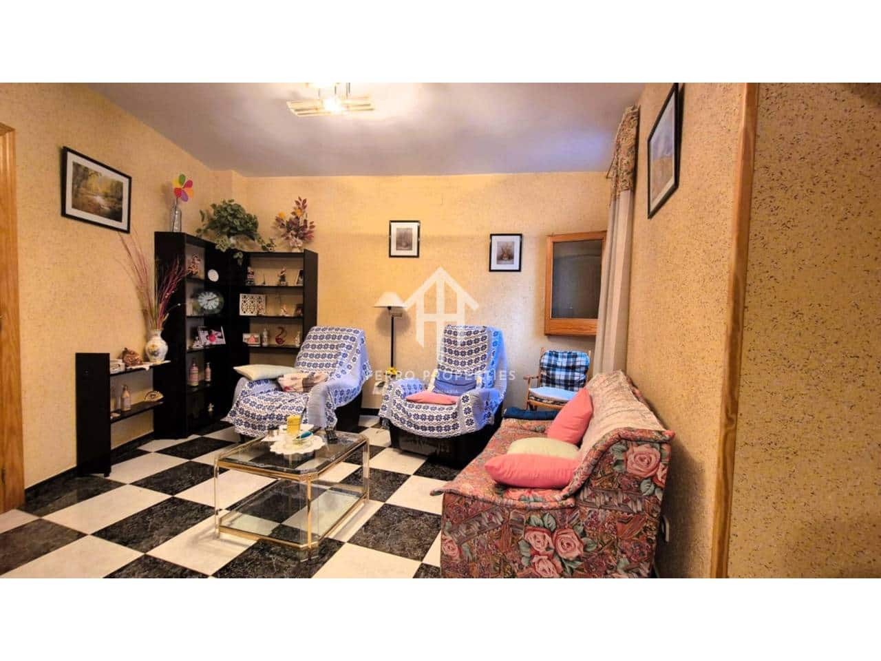 5 bedroom Apartment for sale in Algarinejo with garage - € 129,900 (Ref: 9152573)